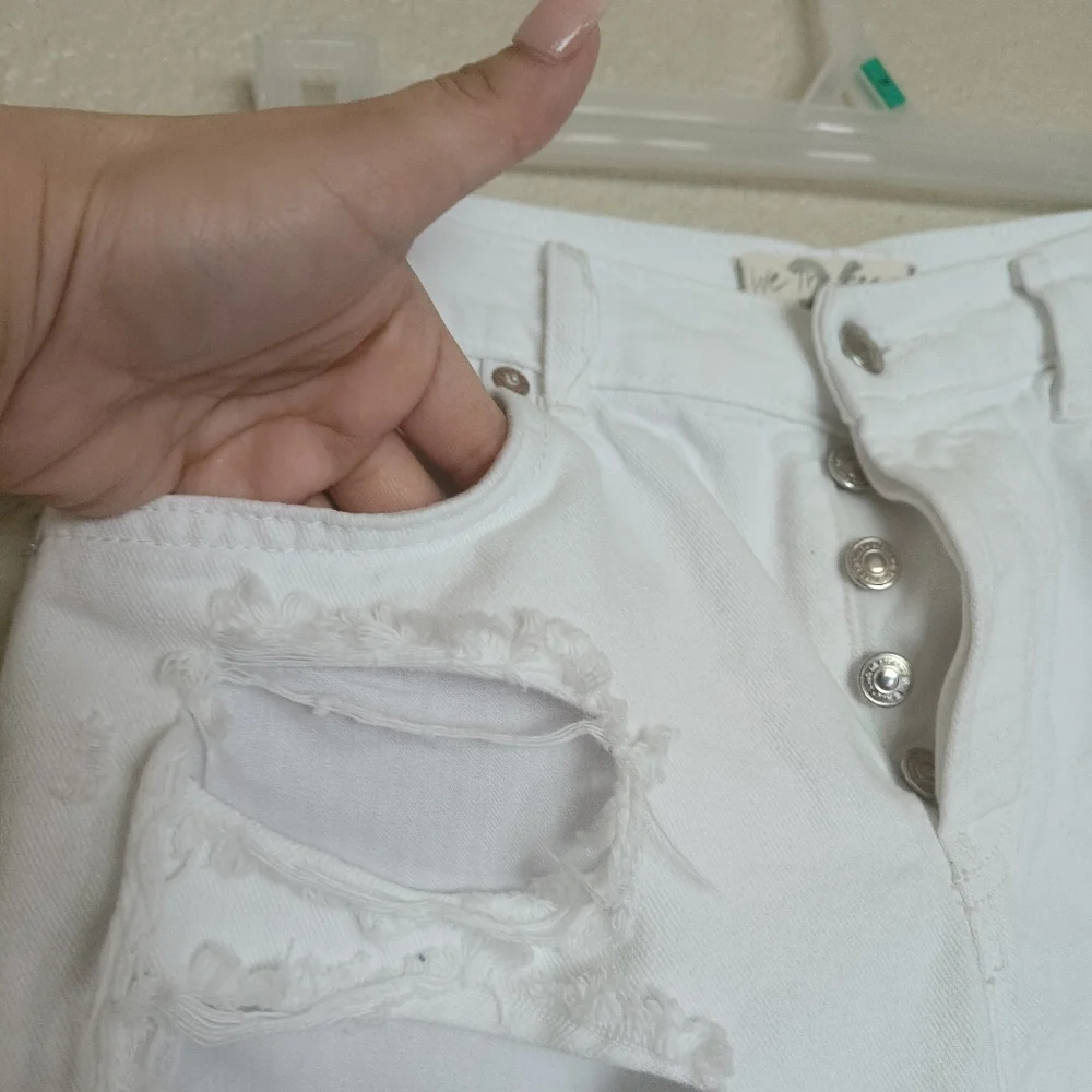 Free‎ People We The Free Maggie Mid-Rise Denim Distressed Shorts-White-Size 26